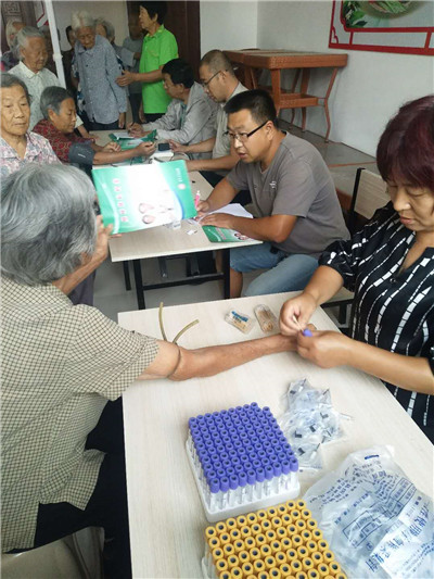 2018年9月12日乡卫生院来我院给老人体检